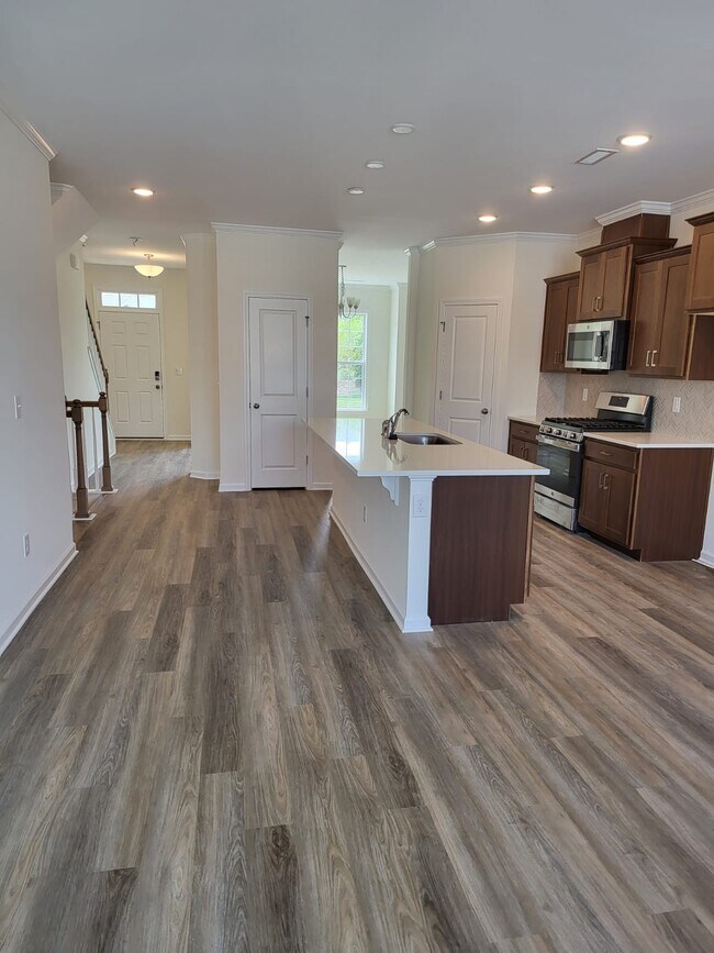 Building Photo - 436 Church St