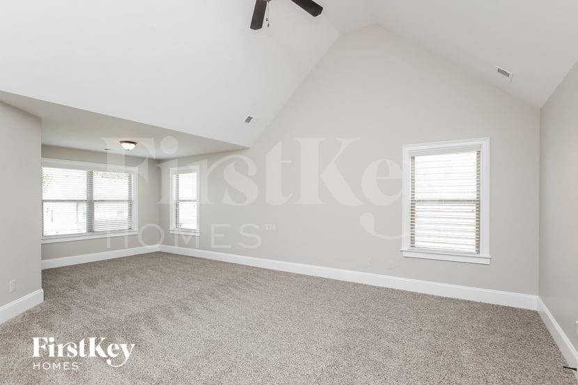 Building Photo - 621 Summerstone Ln