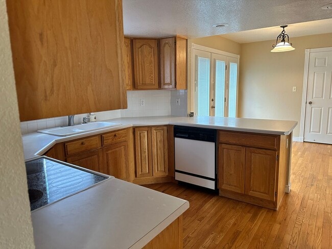 Building Photo - 802 Colony Ct
