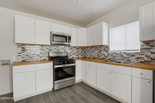 Building Photo - 580 Chula Vista St