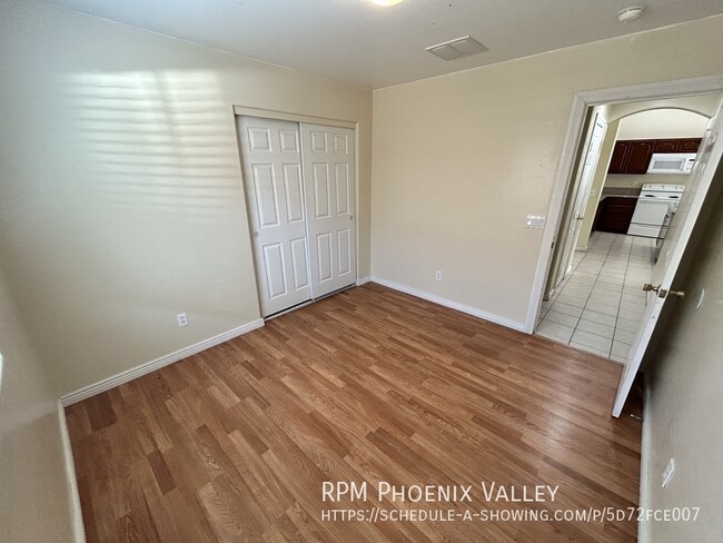 Building Photo - $150.00 off 1st Month Rent - 4 Bed / 2 Bat...