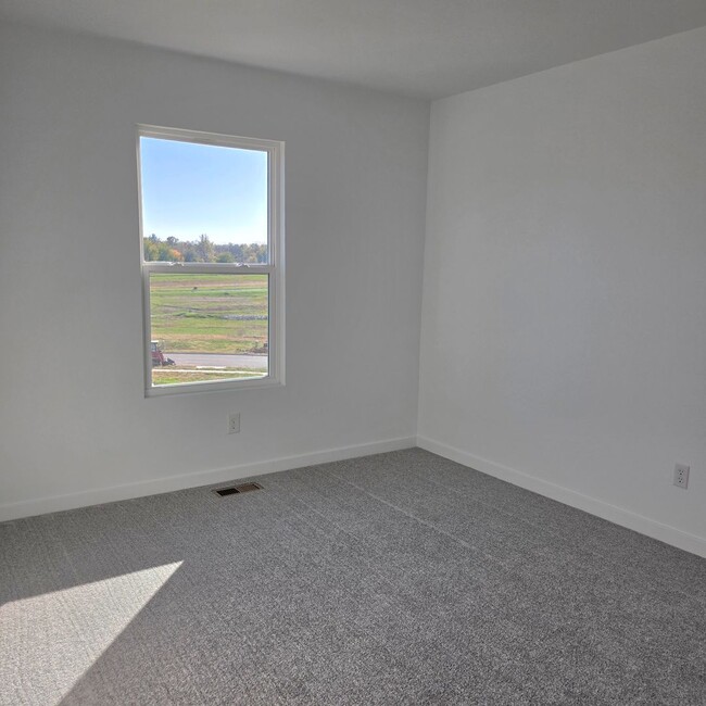 Building Photo - Brand New 4 Bedroom Home