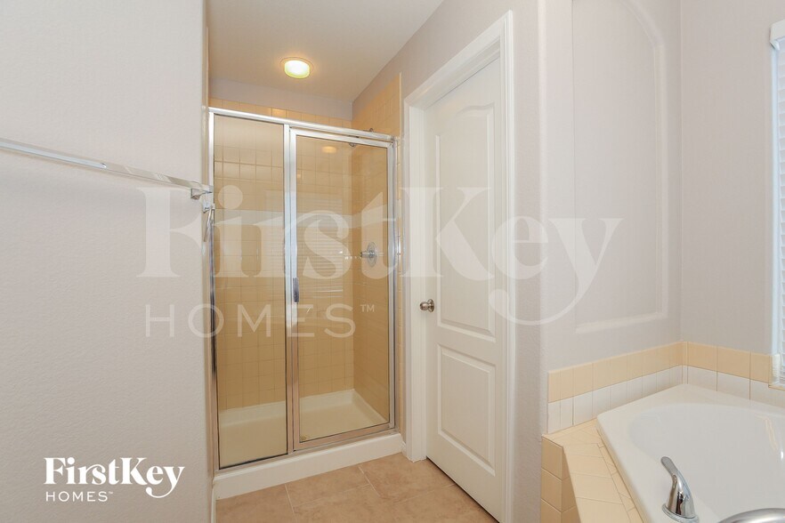 Building Photo - 7616 Highland Pony St