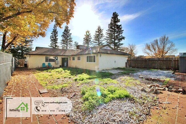 Building Photo - 310 Woodhill Dr