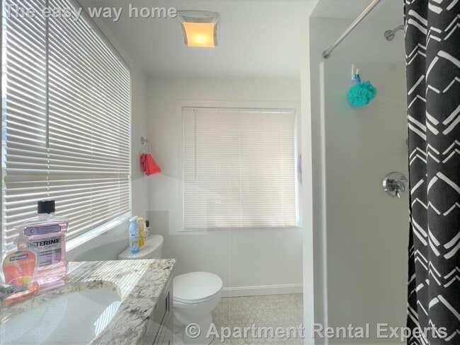 Building Photo - 48 Derby St