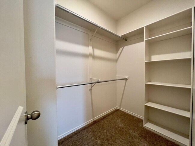 Building Photo - 5508 Lehigh St