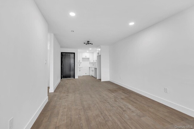 Building Photo - 74 Broadway