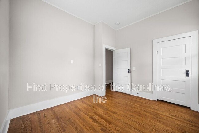 Building Photo - 113 Brawley St