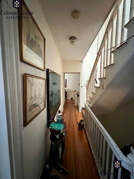 Building Photo - 40 Hooker St