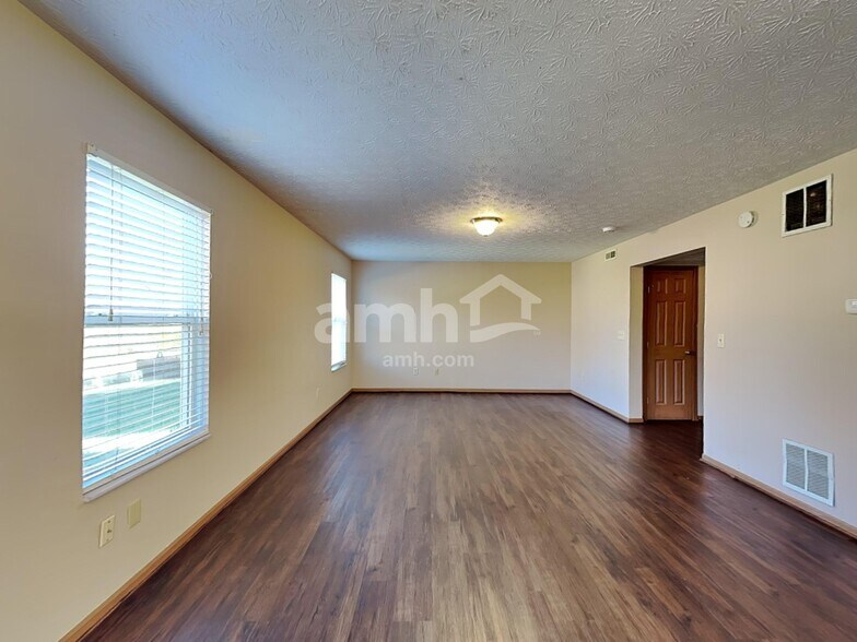 Building Photo - 2572 Edencreek Ln