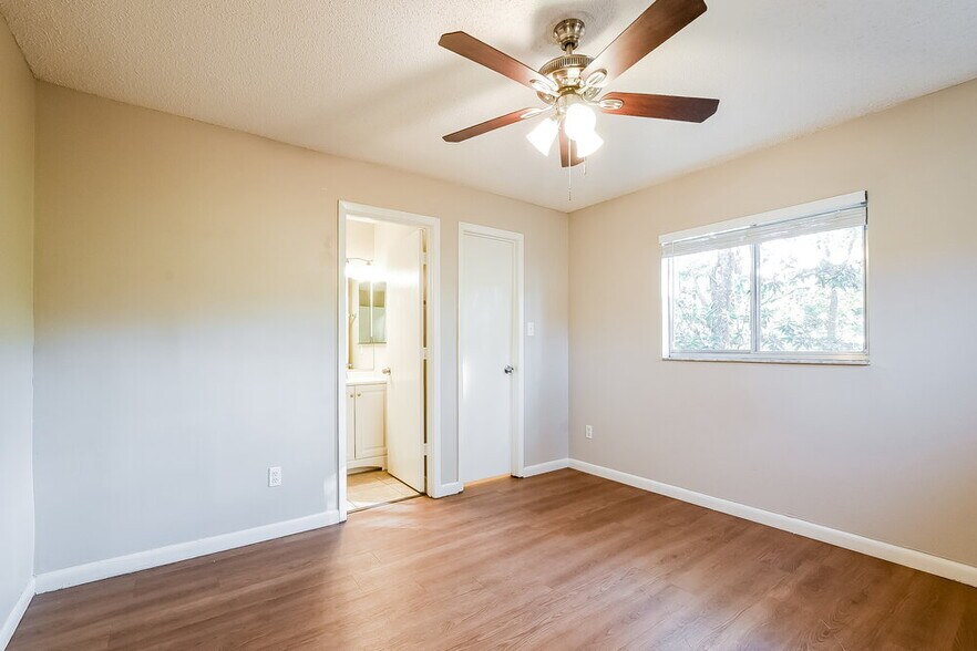 Building Photo - 9556 Brimton Dr