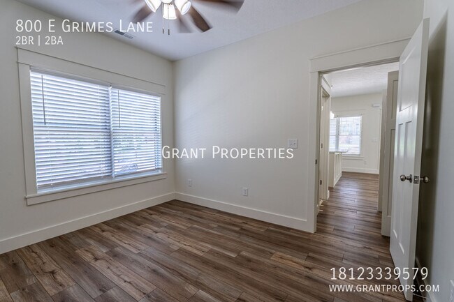 Building Photo - 800 E Grimes Ln