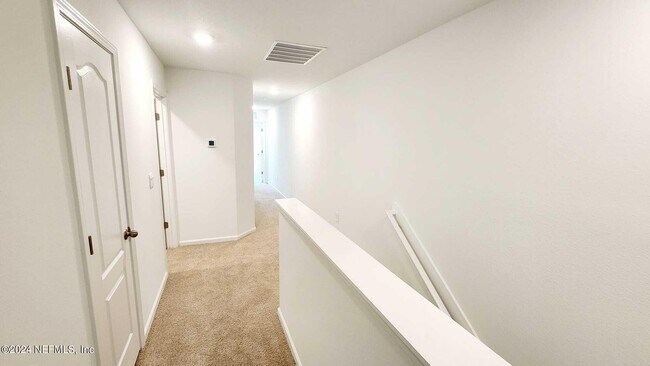 Building Photo - 307 Redbud Rd