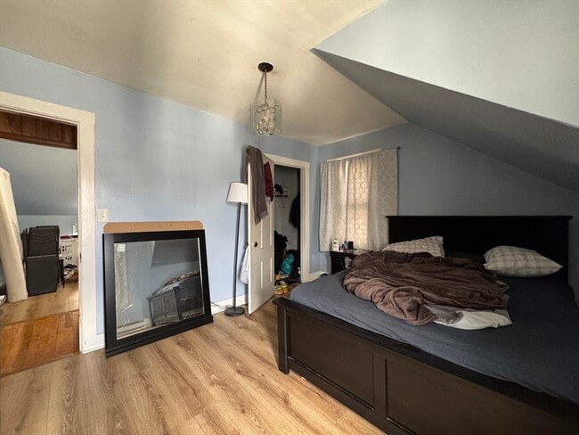 Building Photo - 631 Walnut St