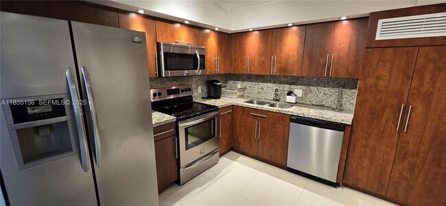 Building Photo - 2801 NE 183rd St