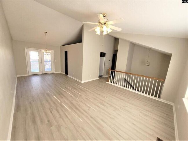 Building Photo - 252 Cherry Grove Dr