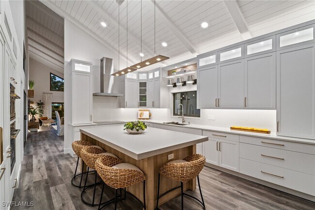 Building Photo - 504 Tierra Mar Ln E