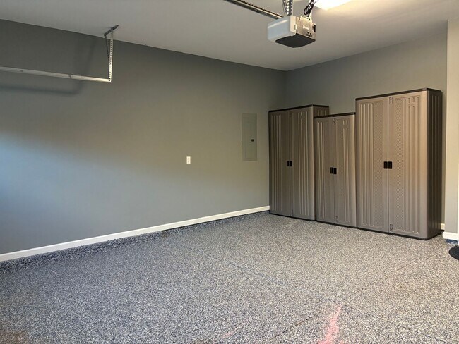 Building Photo - 408 Abe Cir