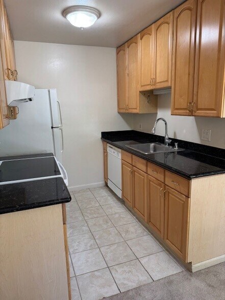 Building Photo - 936 Kiely Blvd