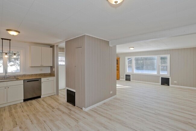 Building Photo - 16 Knightville Dam Road