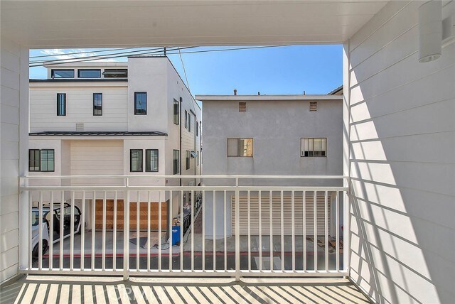 Building Photo - 310 Bayview Dr