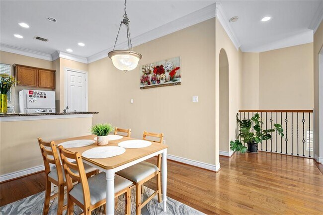 Building Photo - 9008 Bayview Cove Dr