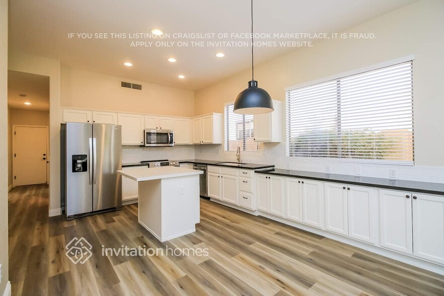 Building Photo - 440 S Brett St