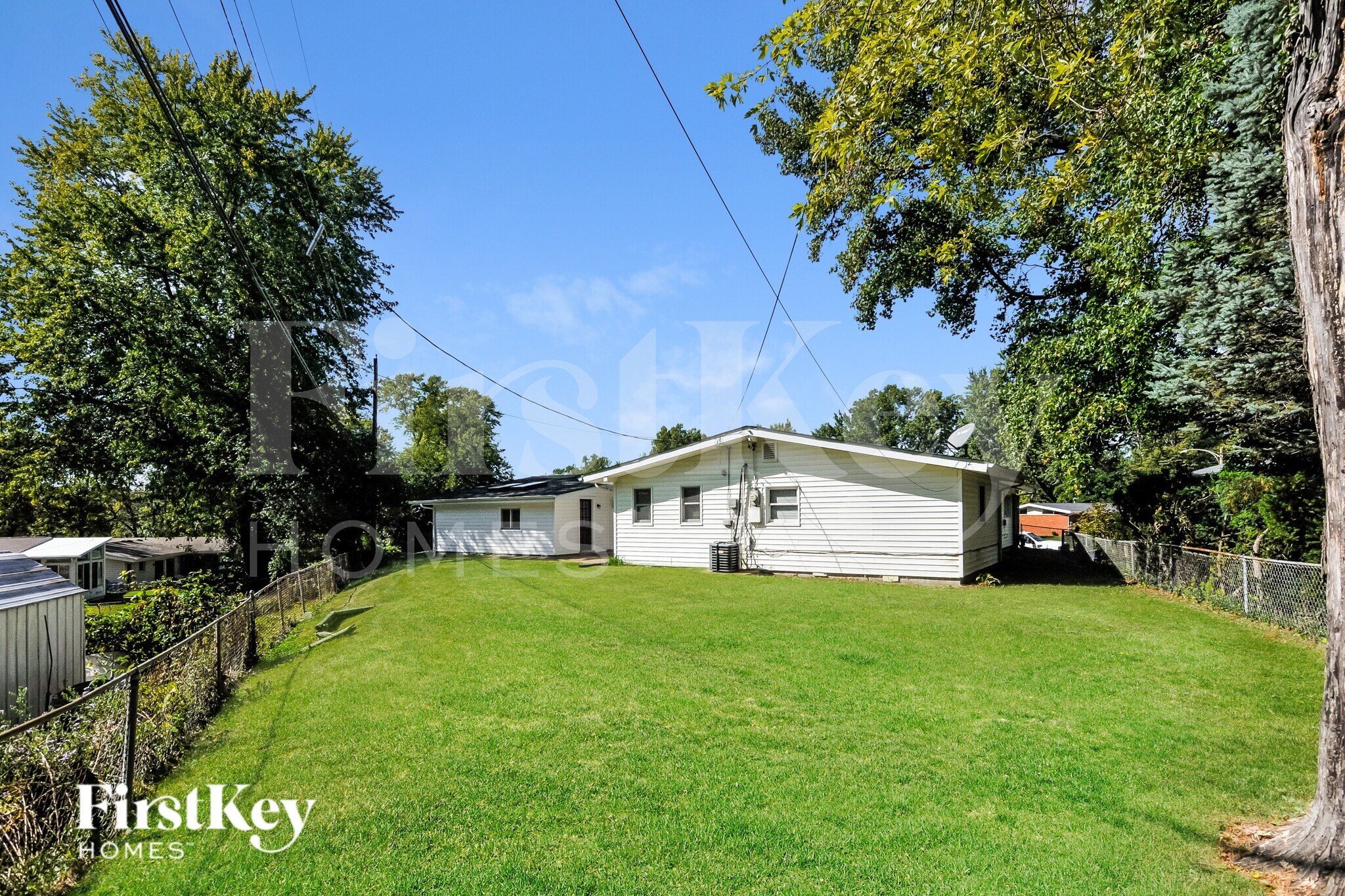 Building Photo - 2440 Cherry Ln