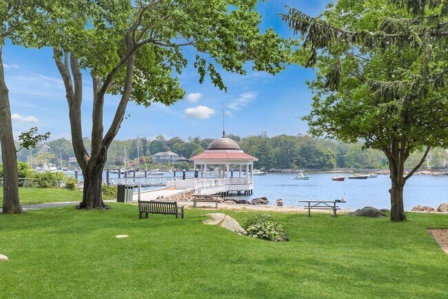 Building Photo - 1 School St