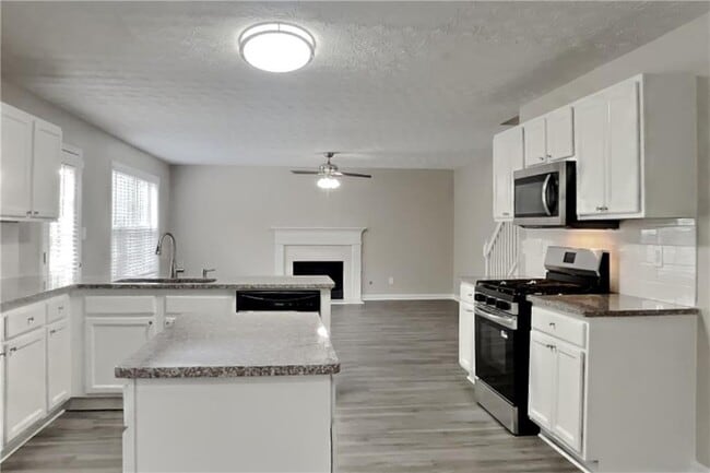 Building Photo - 1294 Log Cabin Ln SE