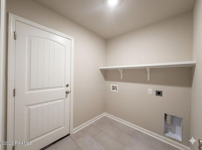 Building Photo - 234 Sidney Oaks Dr