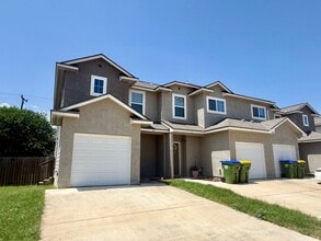 Building Photo - 8331 Breezy Cv
