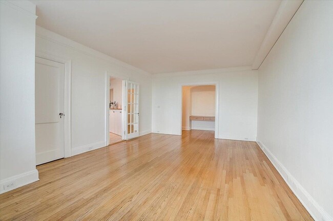 Building Photo - 2600 John F. Kennedy Blvd