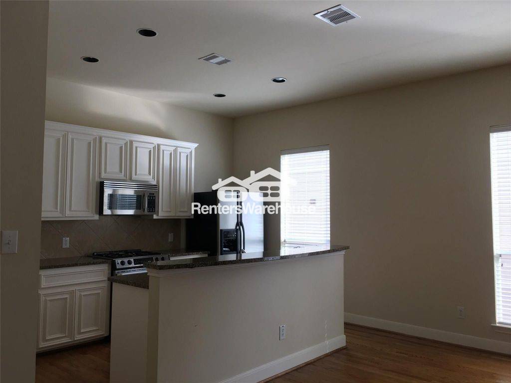 Building Photo - 4100 Blossom St