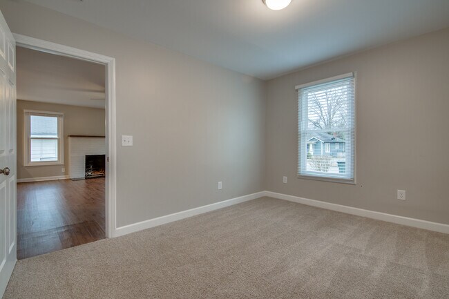 Building Photo - 517 Walnut St