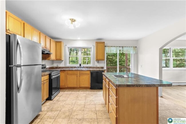 Building Photo - 1229 Fern Dr