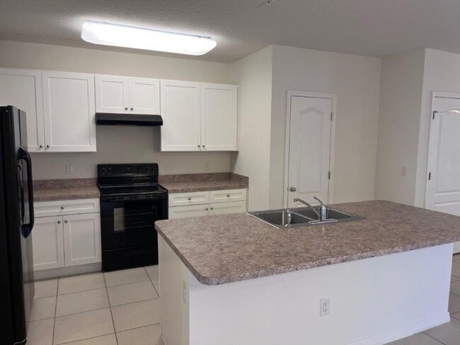 Building Photo - 4812 Riverwalk Dr