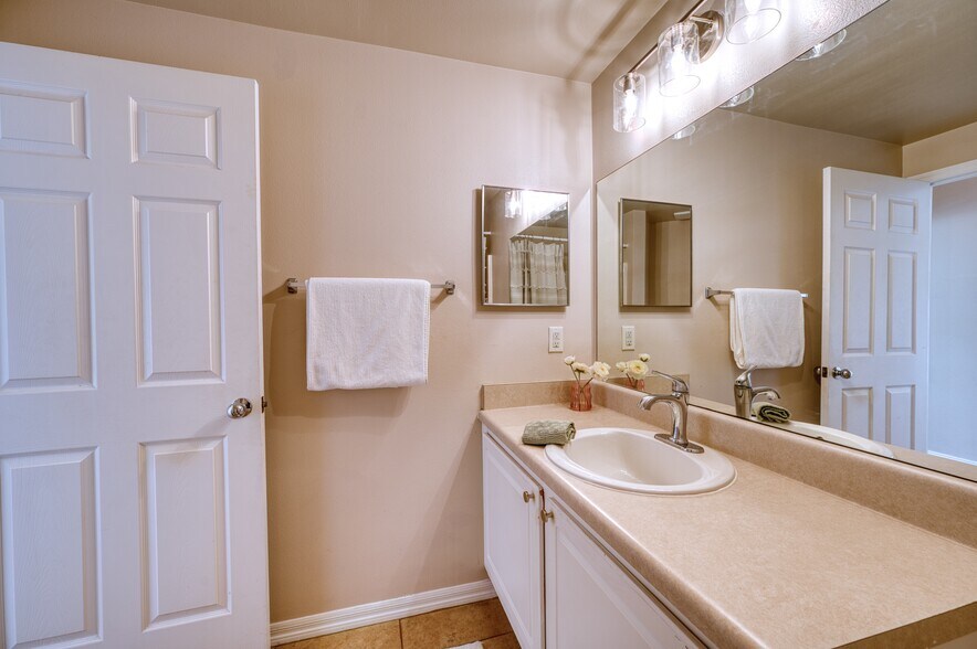 Bathroom 2 - 5551 Bentgrass Dr