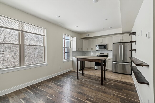 Building Photo - 4015 Baring St