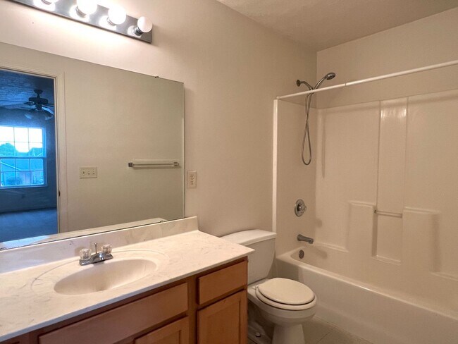 Building Photo - 2729-2733 Wyndham Way