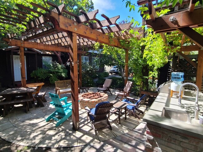 Building Photo - The Casita