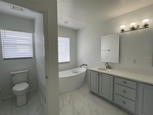 Building Photo - 1831 Abbots Hill Dr