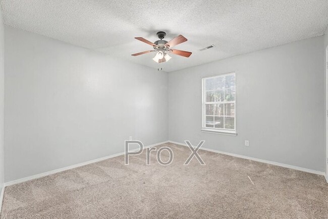 Building Photo - 3403 SW Victoria Pl