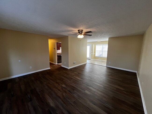 Building Photo - 5220 Redfield Dr