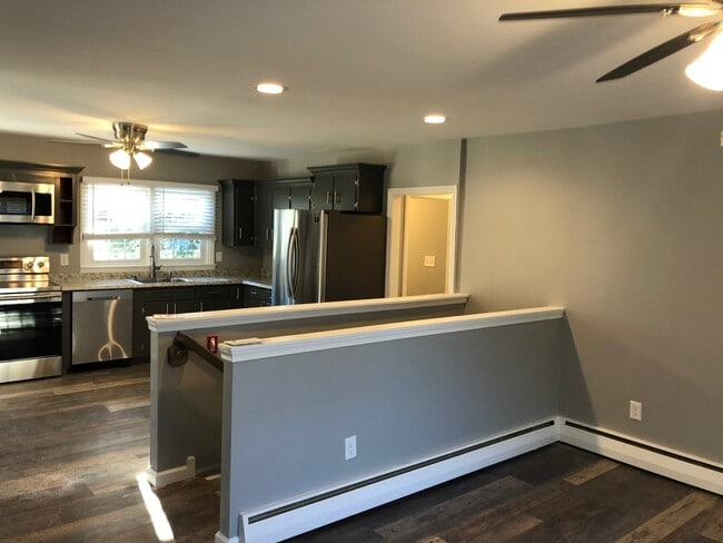 Building Photo - Beautiful Remodeled Ranch Home on 1/2 Acre...