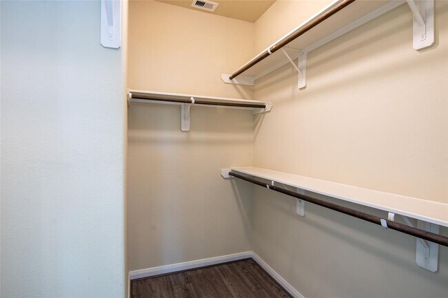 Building Photo - 13142 Silverglen Run Trl