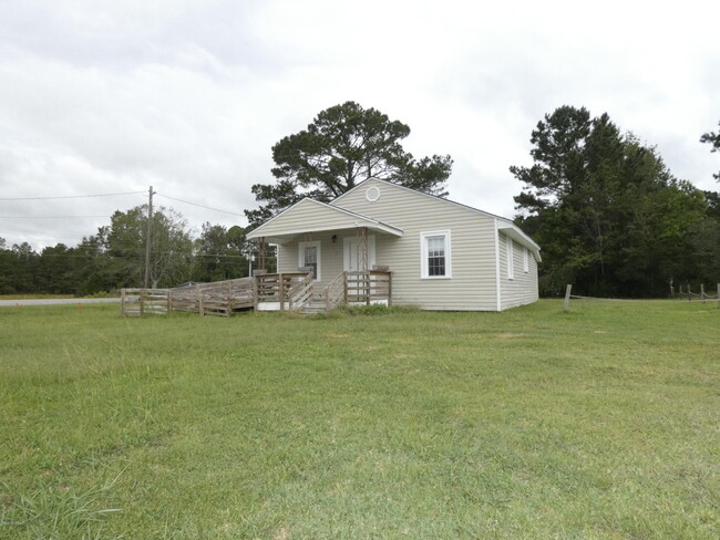 Primary Photo - 1404 Lake Cole Rd