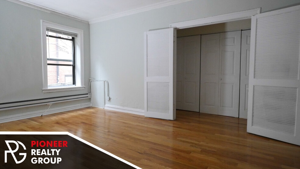 Building Photo - 1350 N Dearborn St