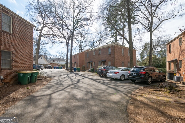 Building Photo - 1439 S Milledge Ave