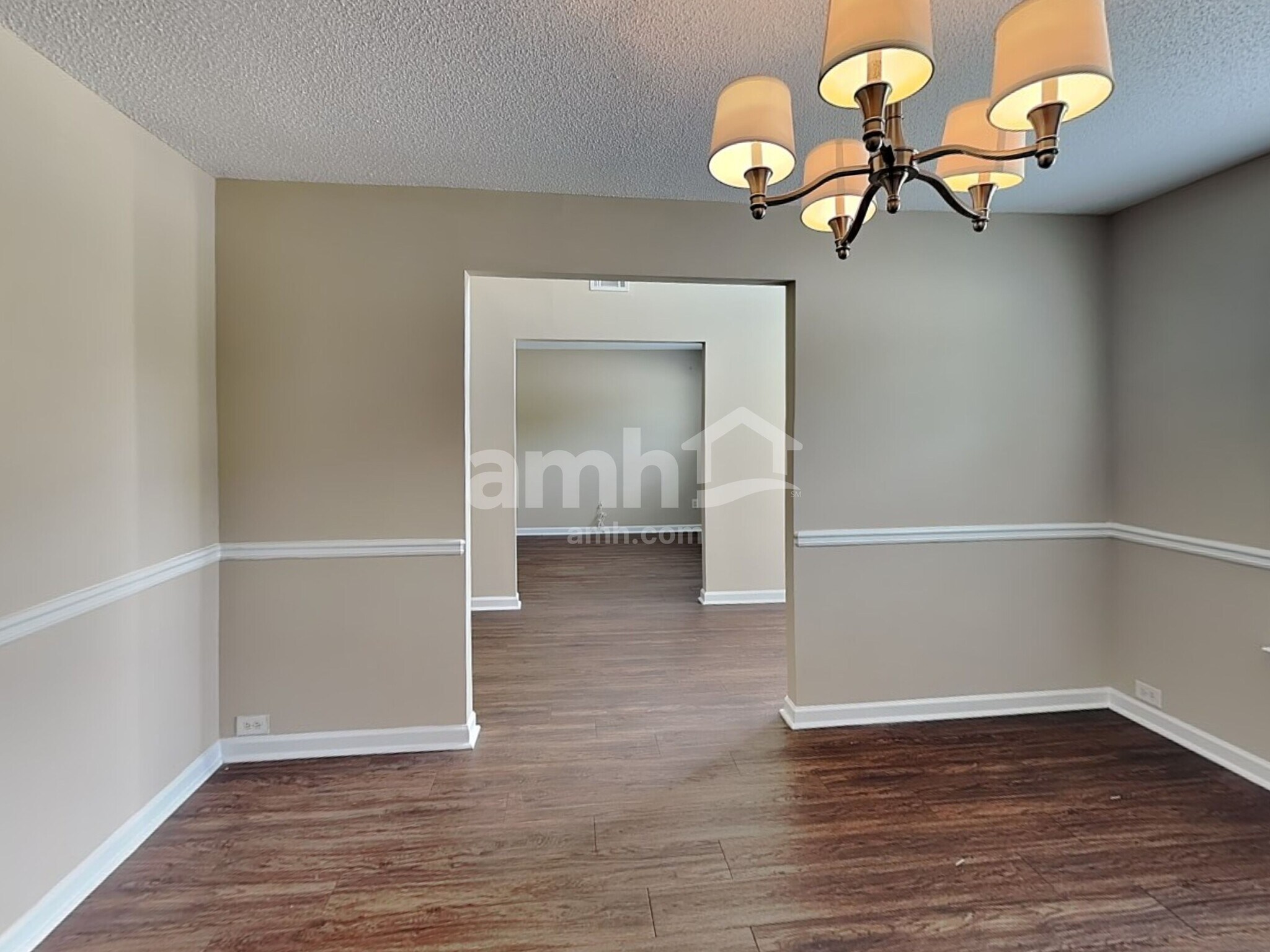 Building Photo - 682 Rock Hill Pky